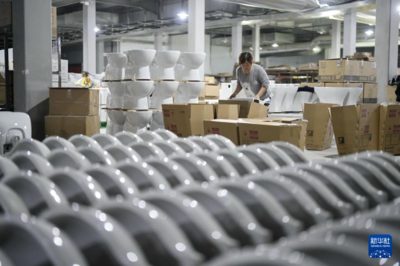 河北遷安:外貿企業(yè)訂單生產(chǎn)忙