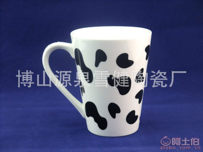 匠心獨具，情意綿綿 博山源泉雪健陶瓷廠異形色釉馬克杯鑒賞